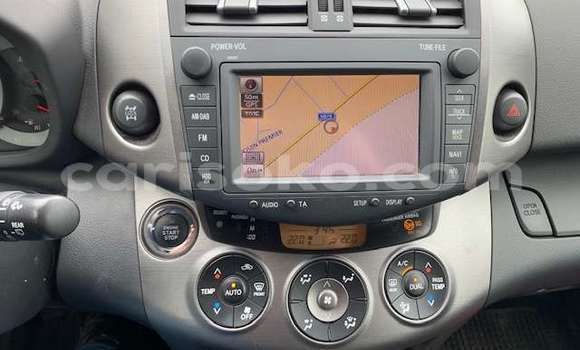 Sayi Na hannu Toyota RAV4 Beige Mota in Gicumbi a Rwanda Sayi Na hannu Toyota RAV4 Beige Mota in Gicumbi a Rwanda