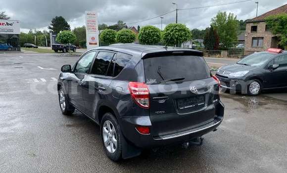 Sayi Na hannu Toyota RAV4 Beige Mota in Gicumbi a Rwanda Sayi Na hannu Toyota RAV4 Beige Mota in Gicumbi a Rwanda