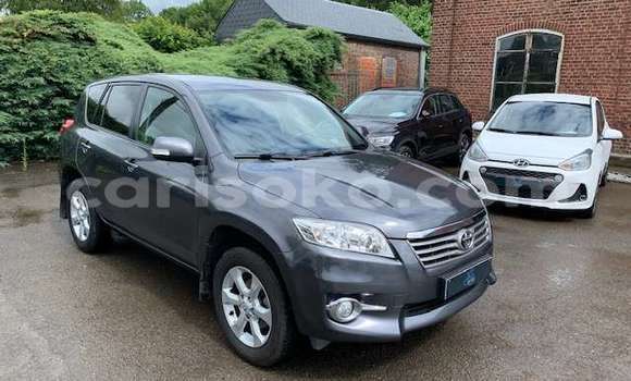 Sayi Na hannu Toyota RAV4 Beige Mota in Gicumbi a Rwanda Sayi Na hannu Toyota RAV4 Beige Mota in Gicumbi a Rwanda