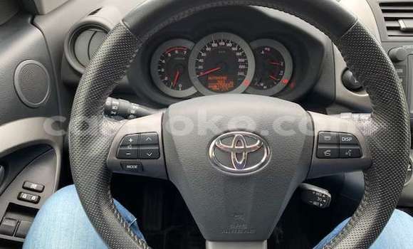 Sayi Na hannu Toyota RAV4 Beige Mota in Gicumbi a Rwanda Sayi Na hannu Toyota RAV4 Beige Mota in Gicumbi a Rwanda