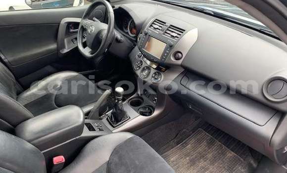 Sayi Na hannu Toyota RAV4 Beige Mota in Gicumbi a Rwanda Sayi Na hannu Toyota RAV4 Beige Mota in Gicumbi a Rwanda