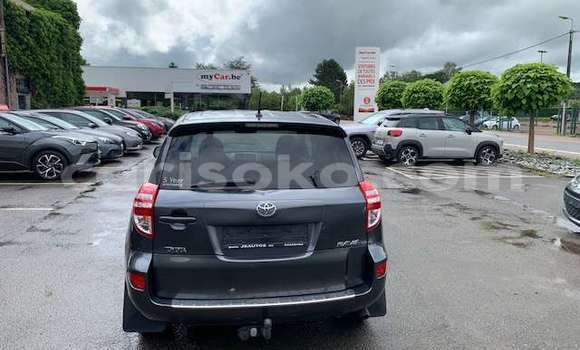 Sayi Na hannu Toyota RAV4 Beige Mota in Gicumbi a Rwanda Sayi Na hannu Toyota RAV4 Beige Mota in Gicumbi a Rwanda