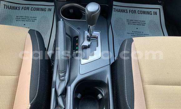 Sayi Na hannu Toyota RAV4 Blanc Mota in Gicumbi a Rwanda Sayi Na hannu Toyota RAV4 Blanc Mota in Gicumbi a Rwanda