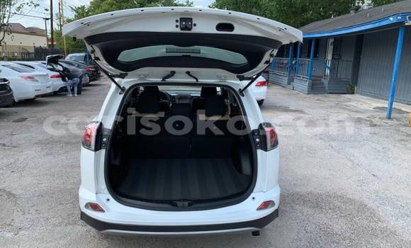 Sayi Na hannu Toyota RAV4 Blanc Mota in Gicumbi a Rwanda Sayi Na hannu Toyota RAV4 Blanc Mota in Gicumbi a Rwanda