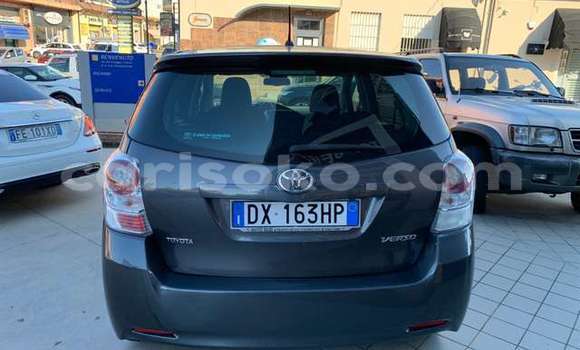اشتري مستعمل Toyota Corolla Verso Beige سيارة في Gicumbi في Rwanda اشتري مستعمل Toyota Corolla Verso Beige سيارة في Gicumbi في Rwanda