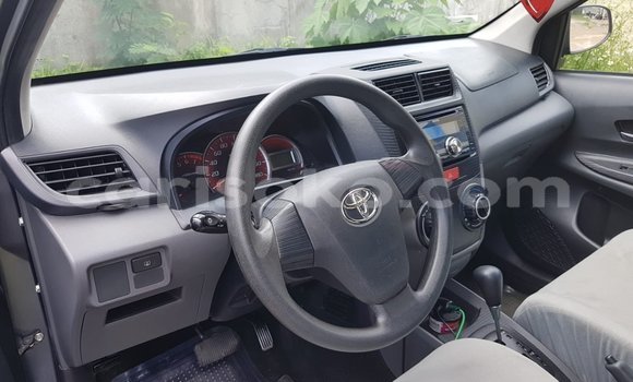 Sayi Na hannu Toyota Avanza Beige Mota in Gicumbi a Rwanda Sayi Na hannu Toyota Avanza Beige Mota in Gicumbi a Rwanda