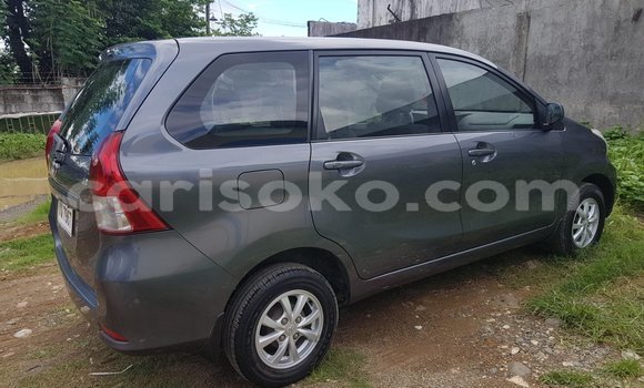 Sayi Na hannu Toyota Avanza Beige Mota in Gicumbi a Rwanda Sayi Na hannu Toyota Avanza Beige Mota in Gicumbi a Rwanda