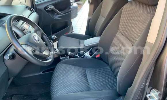 اشتري مستعمل Toyota Corolla Verso Noir سيارة في Gicumbi في Rwanda اشتري مستعمل Toyota Corolla Verso Noir سيارة في Gicumbi في Rwanda