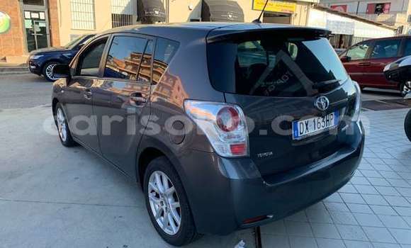 اشتري مستعمل Toyota Corolla Verso Noir سيارة في Gicumbi في Rwanda اشتري مستعمل Toyota Corolla Verso Noir سيارة في Gicumbi في Rwanda