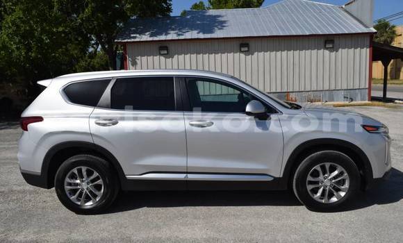 Buy Used Hyundai Santa Fe Beige Car in Gicumbi in Rwanda Buy Used Hyundai Santa Fe Beige Car in Gicumbi in Rwanda