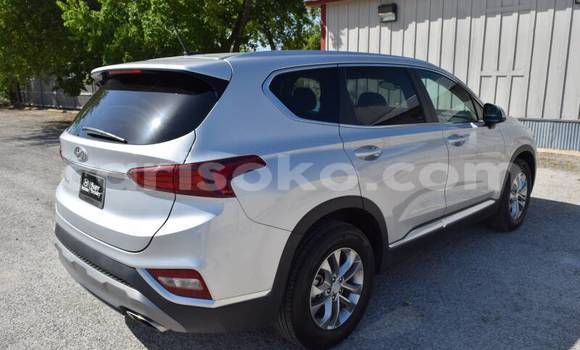 Buy Used Hyundai Santa Fe Beige Car in Gicumbi in Rwanda Buy Used Hyundai Santa Fe Beige Car in Gicumbi in Rwanda