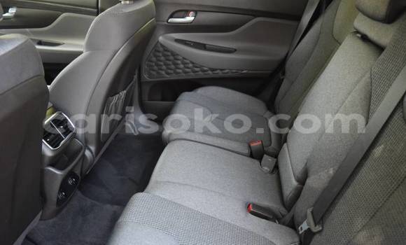 Buy Used Hyundai Santa Fe Beige Car in Gicumbi in Rwanda Buy Used Hyundai Santa Fe Beige Car in Gicumbi in Rwanda