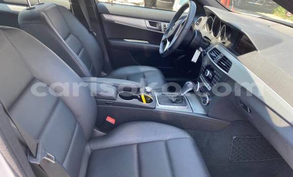 Buy Used Hyundai Santa Fe Beige Car in Gicumbi in Rwanda Buy Used Hyundai Santa Fe Beige Car in Gicumbi in Rwanda