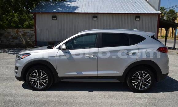 Buy Used Hyundai Tucson Beige Car in Gicumbi in Rwanda Buy Used Hyundai Tucson Beige Car in Gicumbi in Rwanda