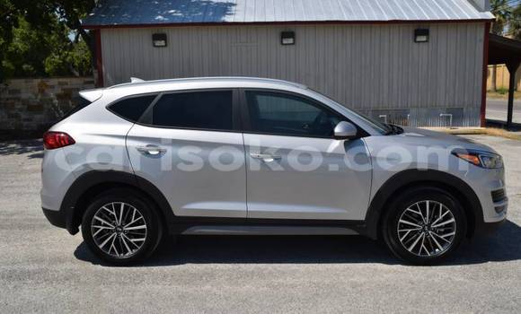 Buy Used Hyundai Tucson Beige Car in Gicumbi in Rwanda Buy Used Hyundai Tucson Beige Car in Gicumbi in Rwanda