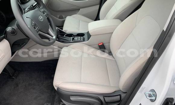 Buy Used Hyundai Tucson Beige Car in Gicumbi in Rwanda Buy Used Hyundai Tucson Beige Car in Gicumbi in Rwanda