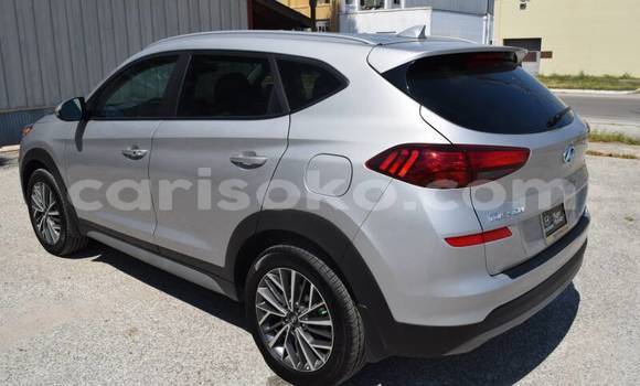 Buy Used Hyundai Tucson Beige Car in Gicumbi in Rwanda Buy Used Hyundai Tucson Beige Car in Gicumbi in Rwanda