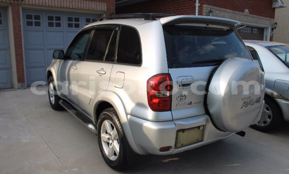 Acheter Occasion Voiture Toyota RAV4 Noir à Gicumbi, Rwanda Acheter Occasion Voiture Toyota RAV4 Noir à Gicumbi, Rwanda