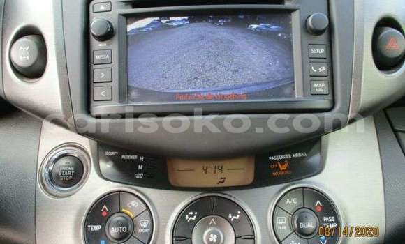 Sayi Na hannu Toyota RAV4 Beige Mota in Gicumbi a Rwanda Sayi Na hannu Toyota RAV4 Beige Mota in Gicumbi a Rwanda