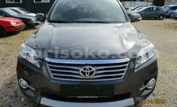 Sayi Na hannu Toyota RAV4 Beige Mota in Gicumbi a Rwanda Sayi Na hannu Toyota RAV4 Beige Mota in Gicumbi a Rwanda