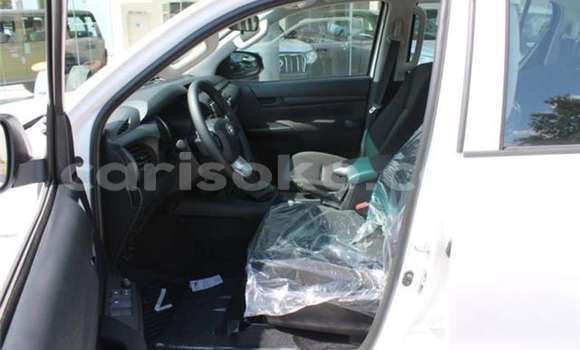 Buy Used Toyota Hilux White Car in Gicumbi in Rwanda Buy Used Toyota Hilux White Car in Gicumbi in Rwanda