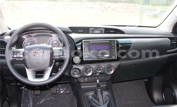 Buy Used Toyota Hilux White Car in Gicumbi in Rwanda Buy Used Toyota Hilux White Car in Gicumbi in Rwanda
