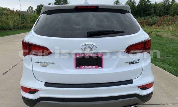 Buy Used Hyundai Santa Fe White Car in Gicumbi in Rwanda Buy Used Hyundai Santa Fe White Car in Gicumbi in Rwanda