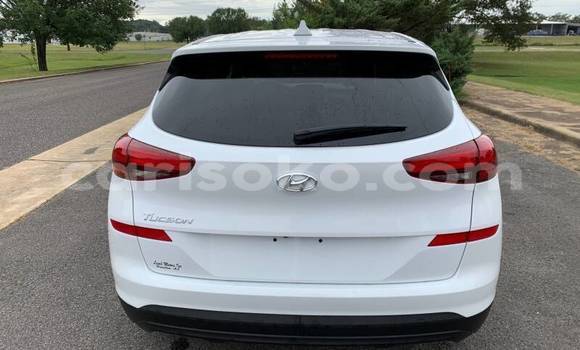 Buy Import Hyundai Tucson White Car in Gicumbi in Rwanda Buy Import Hyundai Tucson White Car in Gicumbi in Rwanda