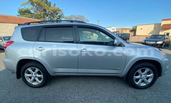 Buy Used Toyota RAV4 Silver Car in Gicumbi in Rwanda Buy Used Toyota RAV4 Silver Car in Gicumbi in Rwanda