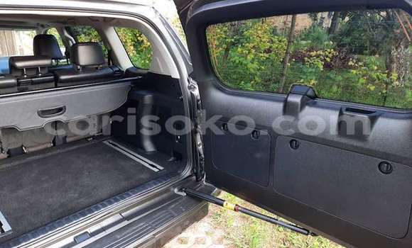 Sayi Na hannu Toyota Land Cruiser Prado Noir Mota in Gicumbi a Rwanda Sayi Na hannu Toyota Land Cruiser Prado Noir Mota in Gicumbi a Rwanda