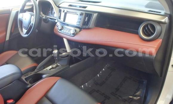 Sayi Imported Toyota RAV4 Blanc Mota in Kigali a Rwanda Sayi Imported Toyota RAV4 Blanc Mota in Kigali a Rwanda