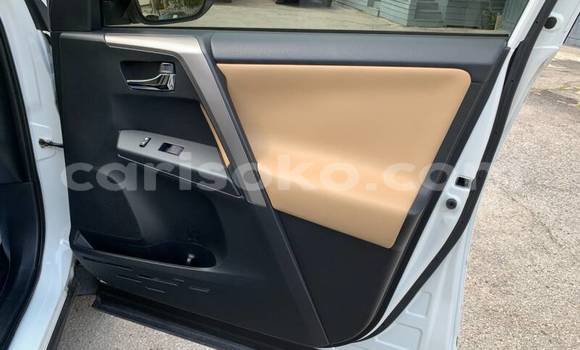 Buy Used Toyota RAV4 White Car in Gicumbi in Rwanda Buy Used Toyota RAV4 White Car in Gicumbi in Rwanda