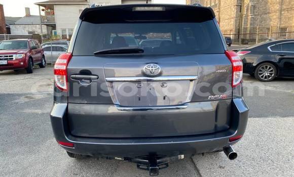 Sayi Na hannu Toyota RAV4 Beige Mota in Gicumbi a Rwanda Sayi Na hannu Toyota RAV4 Beige Mota in Gicumbi a Rwanda