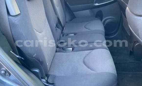 Sayi Na hannu Toyota RAV4 Beige Mota in Gicumbi a Rwanda Sayi Na hannu Toyota RAV4 Beige Mota in Gicumbi a Rwanda