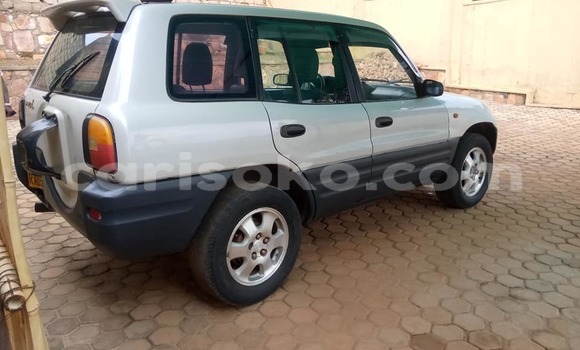 Sayi Na hannu Toyota RAV4 Gris Mota in Kigali a Rwanda Sayi Na hannu Toyota RAV4 Gris Mota in Kigali a Rwanda