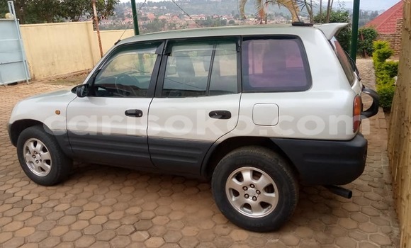 Sayi Na hannu Toyota RAV4 Gris Mota in Kigali a Rwanda Sayi Na hannu Toyota RAV4 Gris Mota in Kigali a Rwanda