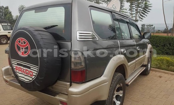 Sayi Na hannu Toyota Land Cruiser Prado Autre Mota in Kigali a Rwanda Sayi Na hannu Toyota Land Cruiser Prado Autre Mota in Kigali a Rwanda