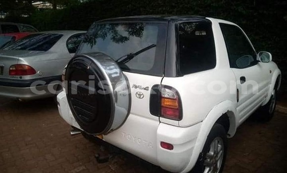 Sayi Na hannu Toyota RAV4 Blanc Mota in Kigali a Rwanda Sayi Na hannu Toyota RAV4 Blanc Mota in Kigali a Rwanda