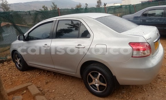 Acheter Occasion Voiture Toyota Yaris Gris à Kigali, Rwanda