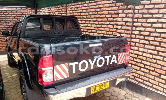 Sayi Na hannu Toyota Hilux Noir Mota in Kigali a Rwanda Sayi Na hannu Toyota Hilux Noir Mota in Kigali a Rwanda