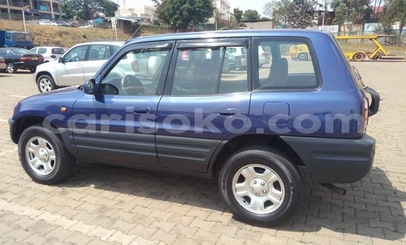 Sayi Na hannu Toyota RAV4 Bleu Mota in Kigali a Rwanda Sayi Na hannu Toyota RAV4 Bleu Mota in Kigali a Rwanda