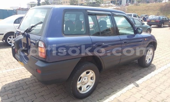 Sayi Na hannu Toyota RAV4 Bleu Mota in Kigali a Rwanda Sayi Na hannu Toyota RAV4 Bleu Mota in Kigali a Rwanda