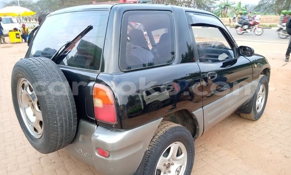 Sayi Na hannu Toyota RAV4 Noir Mota in Kigali a Rwanda Sayi Na hannu Toyota RAV4 Noir Mota in Kigali a Rwanda