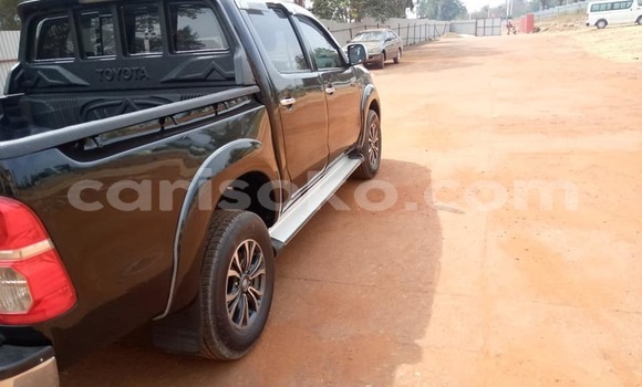 Sayi Na hannu Toyota Hilux Noir Mota in Kigali a Rwanda Sayi Na hannu Toyota Hilux Noir Mota in Kigali a Rwanda