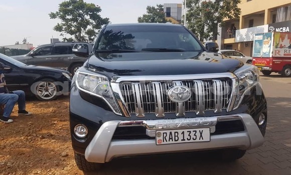 Sayi Na hannu Toyota Land Cruiser Noir Mota in Kigali a Rwanda Sayi Na hannu Toyota Land Cruiser Noir Mota in Kigali a Rwanda