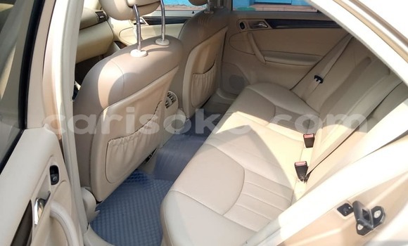 Sayi Na hannu Mercedes-Benz C–Class Marron Mota in Kigali a Rwanda Sayi Na hannu Mercedes-Benz C–Class Marron Mota in Kigali a Rwanda