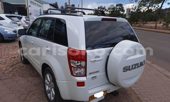 Sayi Na hannu Suzuki Grand Vitara Blanc Mota in Kigali a Rwanda Sayi Na hannu Suzuki Grand Vitara Blanc Mota in Kigali a Rwanda