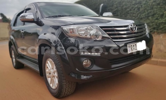 Sayi Na hannu Toyota Fortuner Noir Mota in Kigali a Rwanda Sayi Na hannu Toyota Fortuner Noir Mota in Kigali a Rwanda