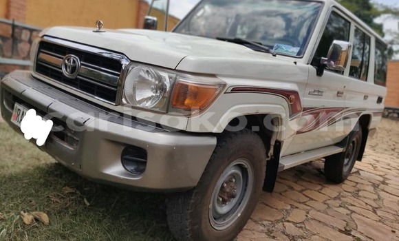 Buy Used Toyota Land Cruiser White Car in Kigali in Rwanda Buy Used Toyota Land Cruiser White Car in Kigali in Rwanda