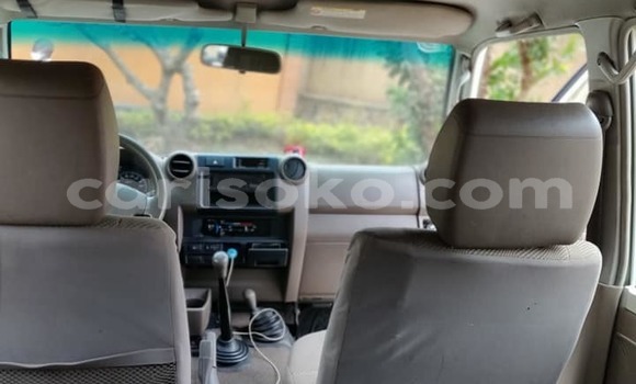 Buy Used Toyota Land Cruiser White Car in Kigali in Rwanda Buy Used Toyota Land Cruiser White Car in Kigali in Rwanda